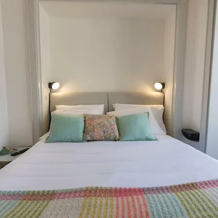 Unique 2 Bdr River View Baixa Alfama C Apartman